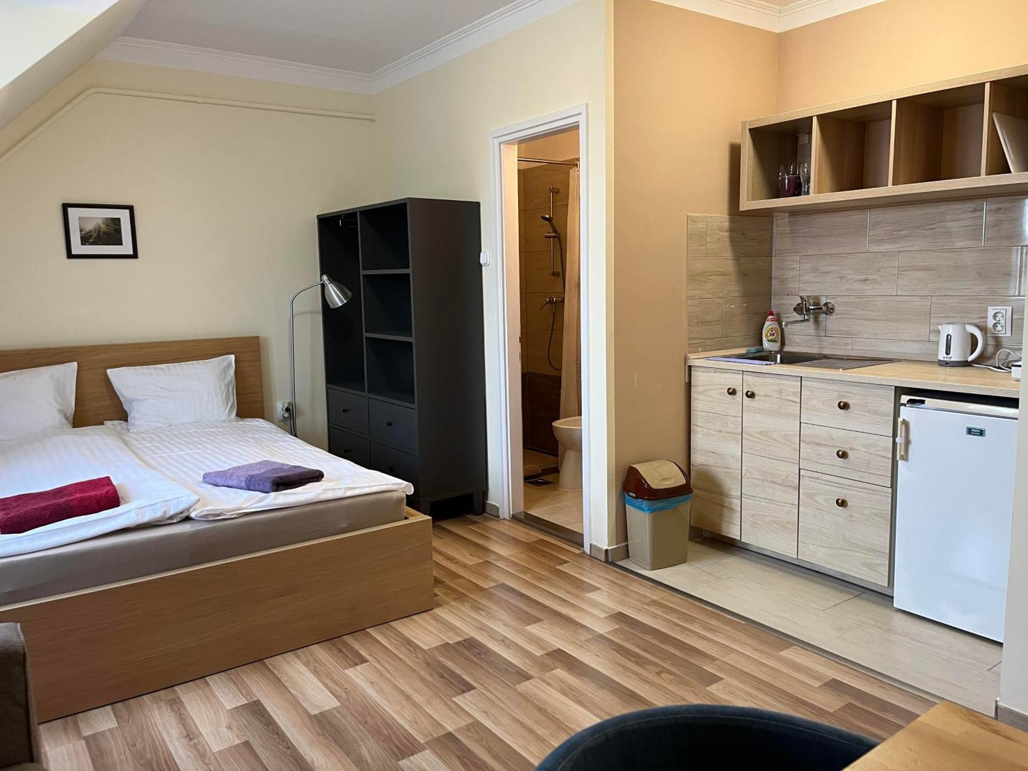 Petoefi Vendeghaz Hotel เอ็กเกอร์ ภายนอก รูปภาพ